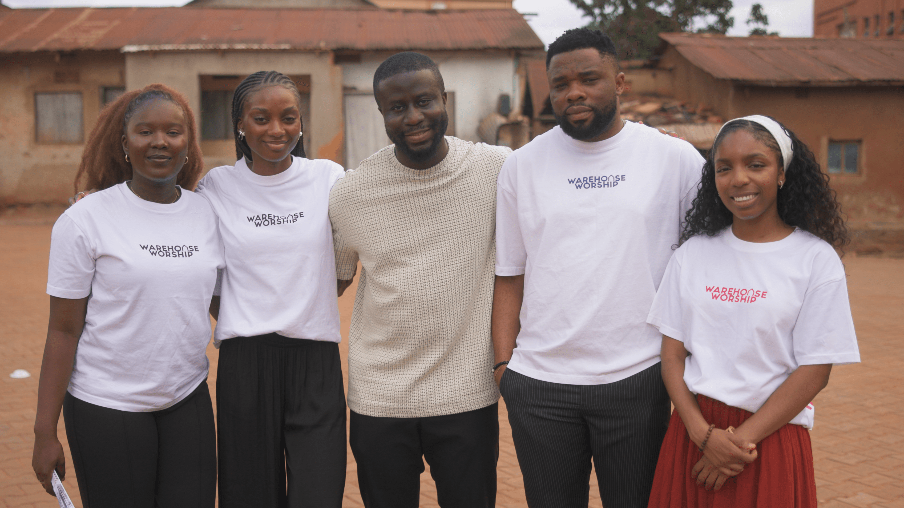 Viktor Omosebi (middle)