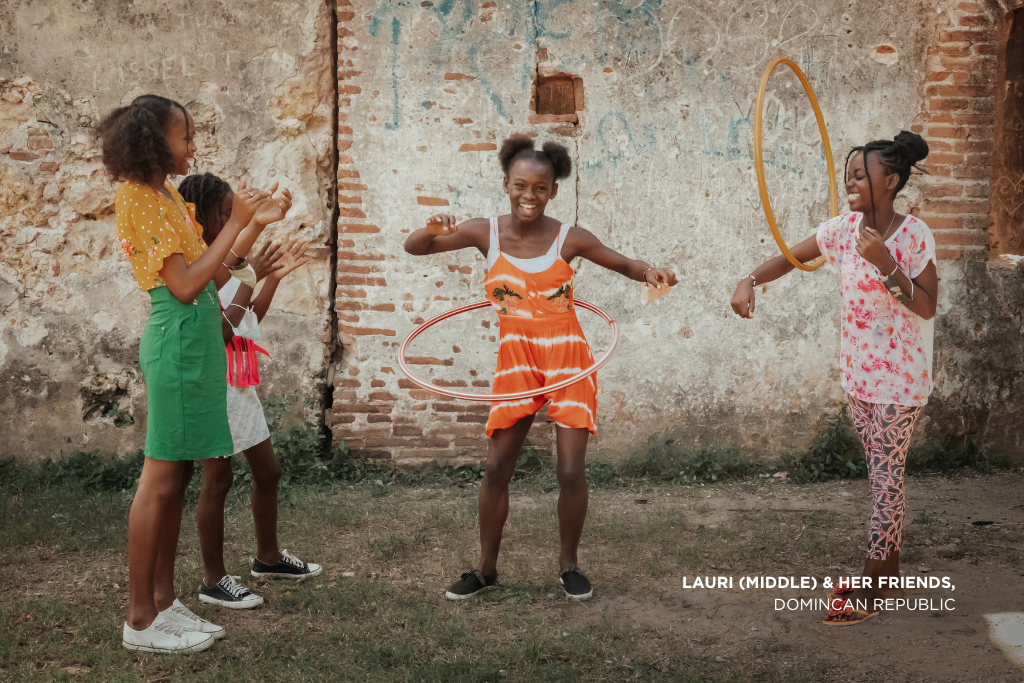 Lauri and her friends playing with hula-hoops