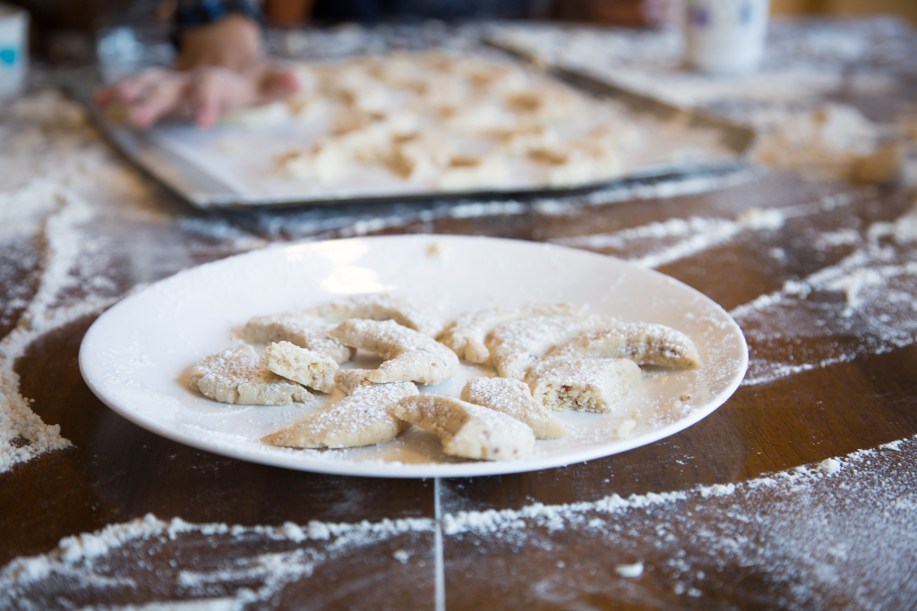 Make Snow White Cookies