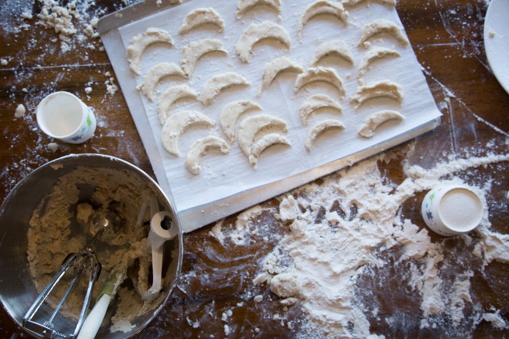 Snow white cookies ready to be baked