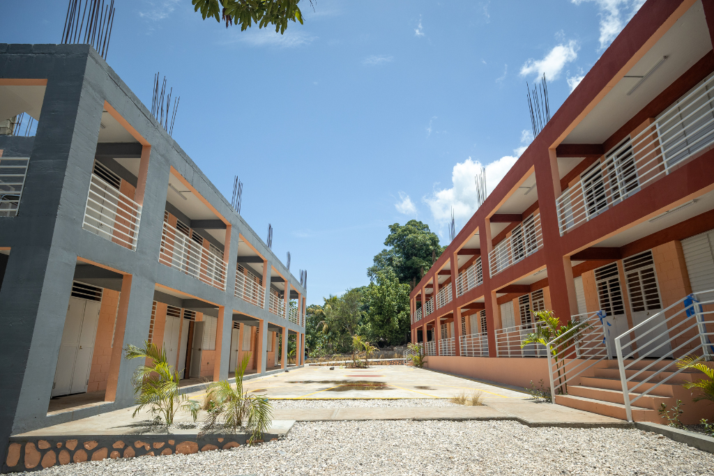 A new school building in L'Asile